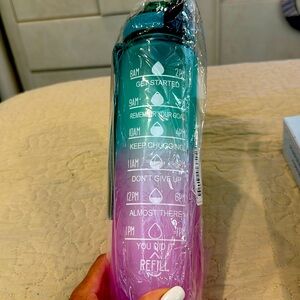 Multicolor motivational water bottle